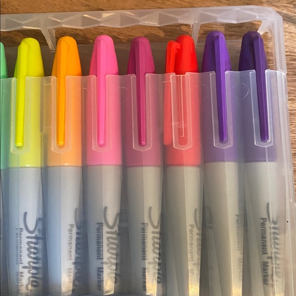 Sharpie Permanent Marker Set - 23 Markers - Never Opened - Picture 4 of 12